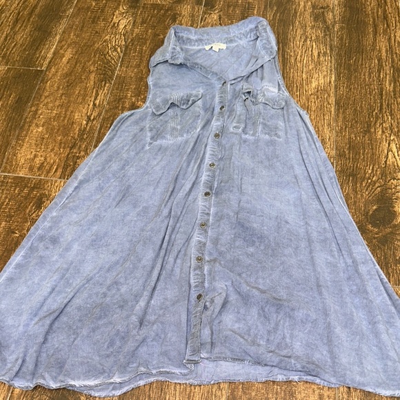 Umgee Dresses & Skirts - Umgee Chambray Sleeveless Button Down Dress | Flowy Boho Mini Small